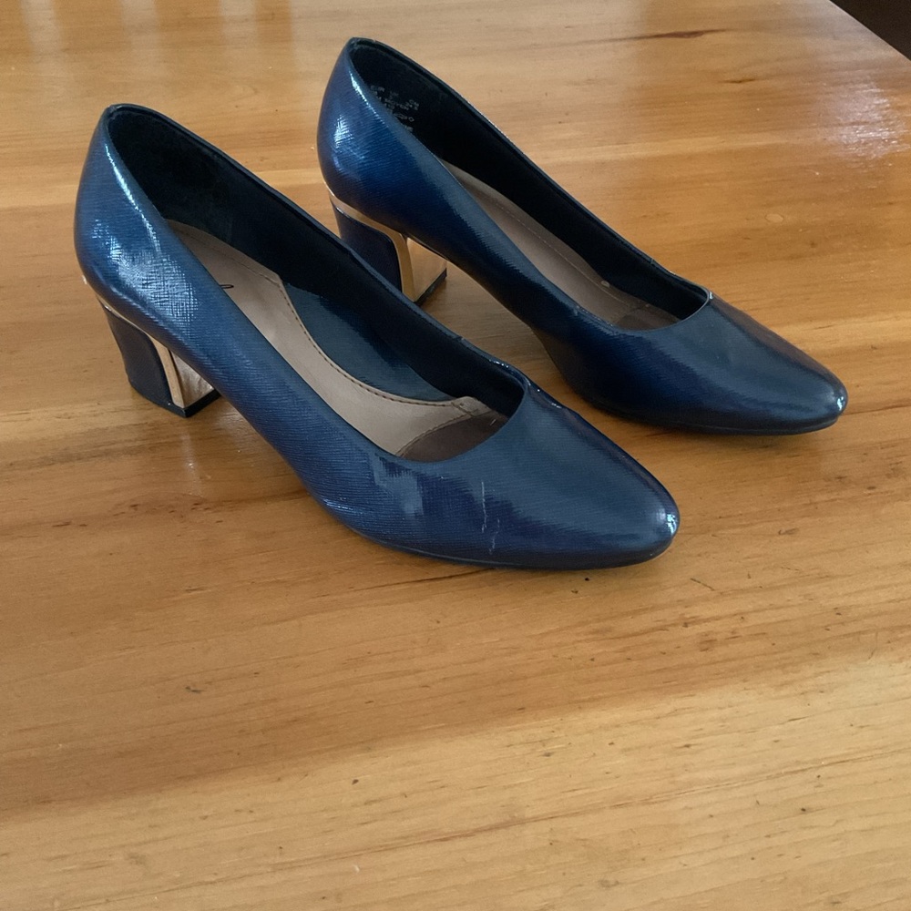 Classic Navy Block Heel Pumps - Women's Dress Shoes
